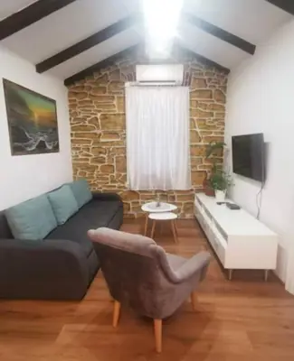 Stan, Stoja, 2 sobe i 250 m od mora
