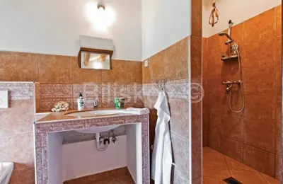 Vile 850 m², Višnjan - tradicija i elegancija - 3