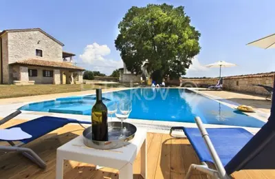 Vile 850 m², Višnjan - tradicija i elegancija