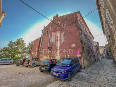 House 550 m², Motovun - center of the old town core - 2