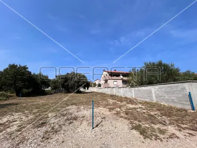 Građevinsko zemljište 760 m², Ližnjan - mirna lokacija