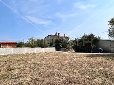 Baugrundstück 760 m², Ližnjan - ruhige Lage - 2