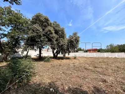 Baugrundstück 760 m², Ližnjan - ruhige Lage - 4