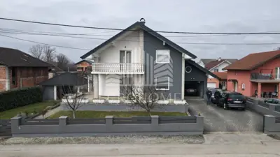 Kuća 320 m², Lukarišće - dvije stambene jedinice