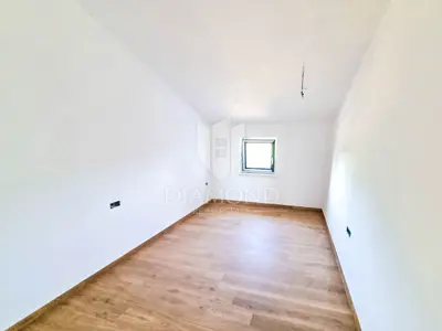 Poreč, okolica, peterosoban stan na drugom katu! - 8