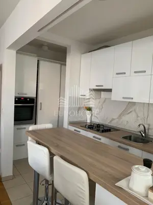 Wohnung 89 m², Osijek Gornji grad - Zentrum, Garagenstellplatz