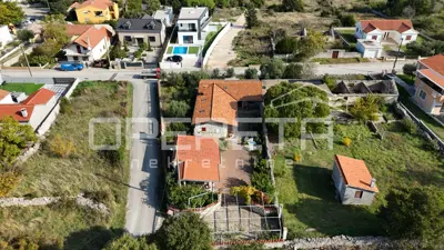 Stone house in Crno, Zadar - quiet location near the center