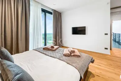 Kaštelir, luksuzna vila, bazen - 21