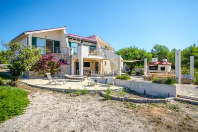 Haus in Alleinlage mit Meerblick - 3