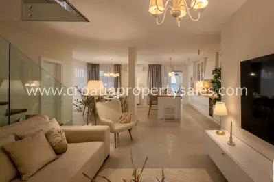 Vila u Rogoznici, mirna uvala i pogled na more - 10