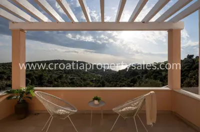 Vila u Rogoznici, mirna uvala i pogled na more - 14