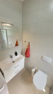 Kuća u nizu 34 m², Kaštel Lukšić - vrt i 2 parkirna mjesta - 9