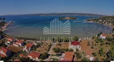 Građevinsko zemljište 1.660 m², Mrljane na Pašmanu, 150 m od mora