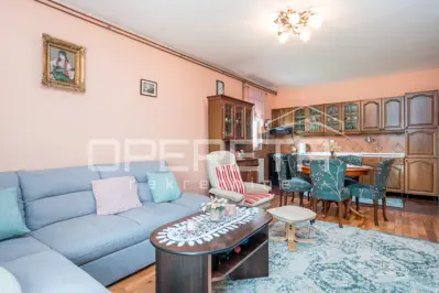 Kuća 385 m², Odra - Nova cesta, garaža za 2 auta