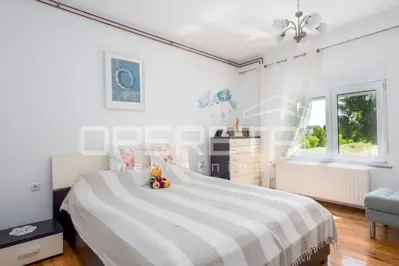Kuća 385 m², Odra - Nova cesta, garaža za 2 auta - 6