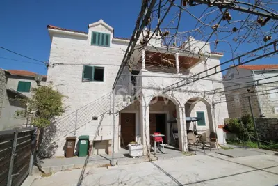 Čiovo, Slatine, kamena kuća s apartmanima - 2