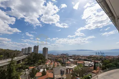 Stan 82 m², Škurinje, Rijeka - pogled na grad i dvije terase - 14