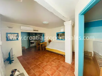 Haus, Brač, 95 m², 295 000 € - 4