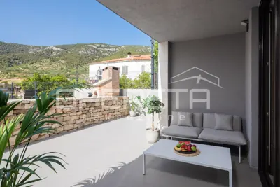 House, Komiža, Otok Vis - modern house with three apartments - 9