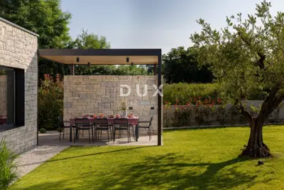 Haus zum Kauf in Poreč, 270 m² - 6