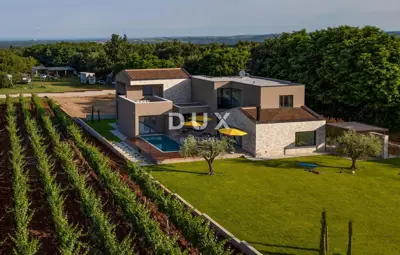 Haus zum Kauf in Poreč, 270 m² - 2