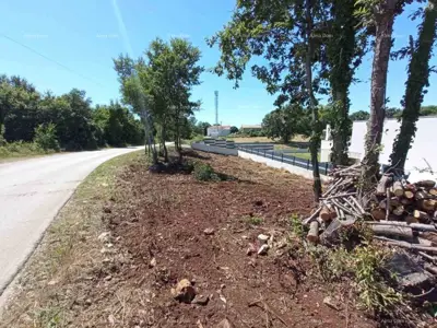 Građevinsko zemljište 700 m², Svetvinčenat - posljednja parcela u zoni