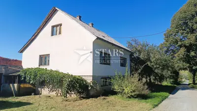 Imanje 871 m², Plaški - blizu centra i mirna lokacija - 2