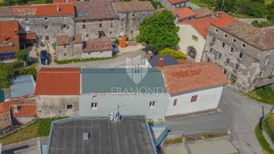 House 90 m², Buje surroundings - 3 bedrooms - 7