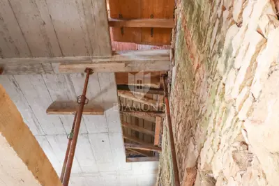 House 90 m², Buje surroundings - 3 bedrooms - 13