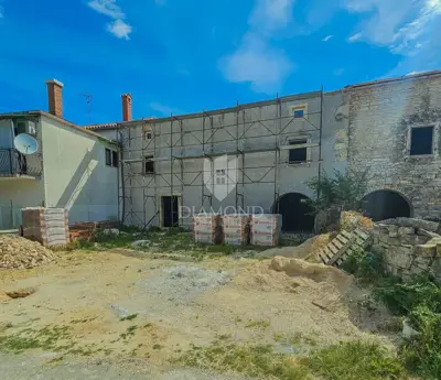 House 90 m², Buje surroundings - 3 bedrooms - 5