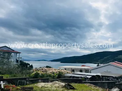 Građevinsko zemljište, Trogir - djelomičan pogled na more