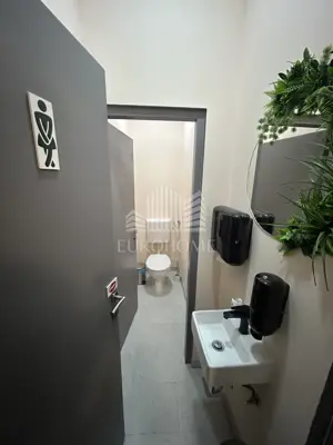 Renoviran i opremljen poslovni prostor od 70m² u centru Zagreba - 14