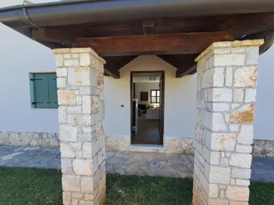 Haus zum Kauf in Sveti Lovreč, 313,5 m² - 9