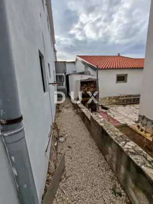 Haus 200 m², Vir - 5 Apartments und 2 überdachte Terrassen - 14