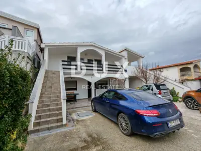 Haus 200 m², Vir - 5 Apartments und 2 überdachte Terrassen
