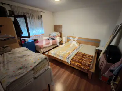 Haus 200 m², Vir - 5 Apartments und 2 überdachte Terrassen - 12