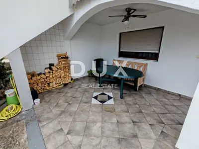 Haus 200 m², Vir - 5 Apartments und 2 überdachte Terrassen - 3