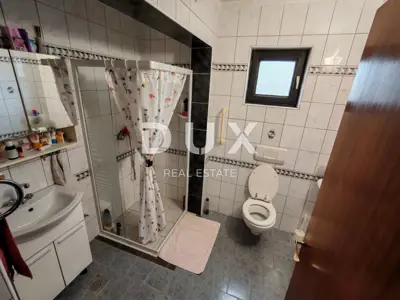Haus 200 m², Vir - 5 Apartments und 2 überdachte Terrassen - 10