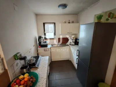 Haus 200 m², Vir - 5 Apartments und 2 überdachte Terrassen - 8