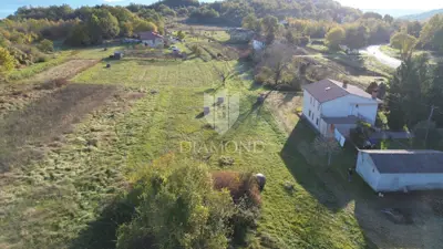 Building plot 2,941 m², Pićan - flat and by asphalt