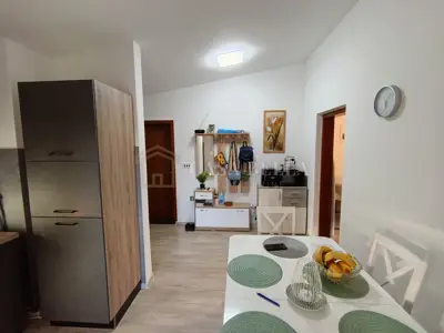 Stan na Rabu, Kampor - namješten i novouređen - 3
