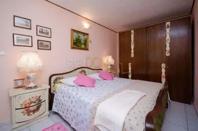Kamena kuća u Raklju, 2 etaže i uređeno dvorište - 7