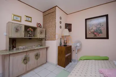 Kamena kuća u Raklju, 2 etaže i uređeno dvorište - 11