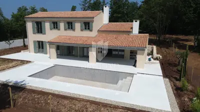 Predivna prostrana kuća u srcu Istre - 10