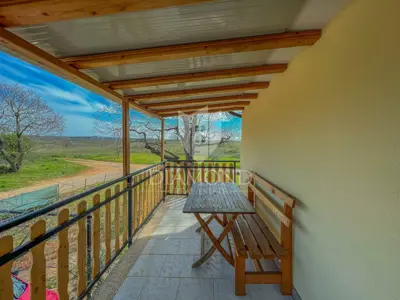 Stan 69 m², Novigrad okolica - 2 spavaće sobe i 2 terase - 7
