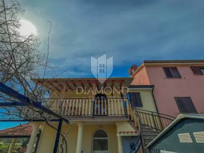 Stan 69 m², Novigrad okolica - 2 spavaće sobe i 2 terase - 8
