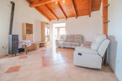Apartment 69 m², Novigrad surroundings - 2 bedrooms and 2 terraces