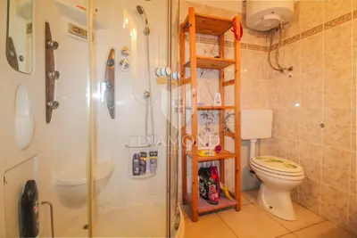 Stan 69 m², Novigrad okolica - 2 spavaće sobe i 2 terase - 6
