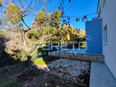 Haus zum Kauf in Borik, 394 m² - 22