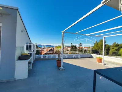 Haus zum Kauf in Borik, 394 m² - 17